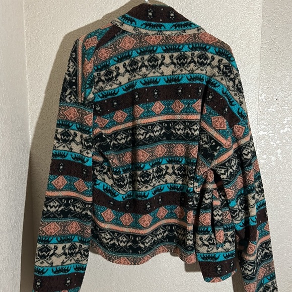 Shacket - Picture 2 of 3